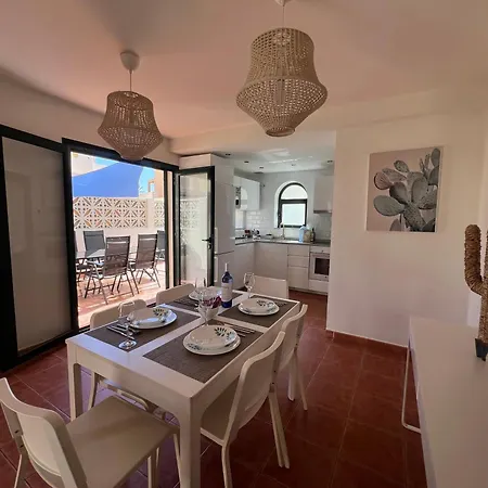 Olympia House Lovely, Close To Town And Beaches With Private Pool & Fast Wifi Villa