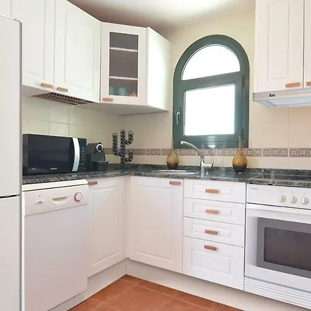 Villa Olympia House Lovely, Close To Town And Beaches With Private Pool & Fast Wifi