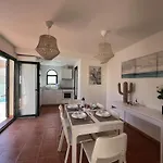 Villa Olympia House Lovely, Close To Town And Beaches With Private Pool & Fast Wifi *