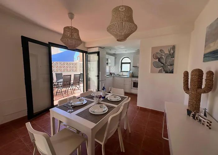 Olympia House Lovely, Close To Town And Beaches With Private Pool & Fast Wifi Vila